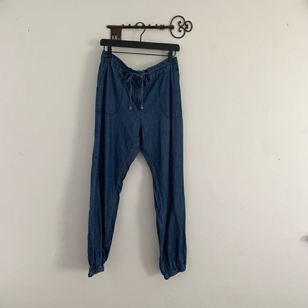 Tahari dark blue Wash chambray drawstring jogger style pants size large